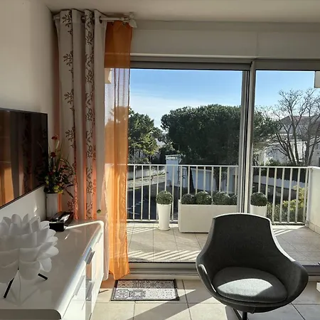 T2 A Saint-palais-sur-mer, Proche De Nauzan, Box Prive - Fr-1-738-52 Apartment