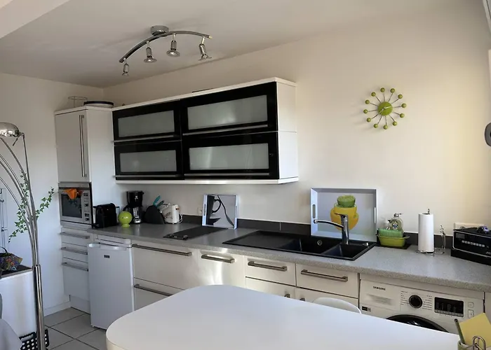 Apartment T2 A Saint-palais-sur-mer, Proche De Nauzan, Box Prive - Fr-1-738-52 Saint-Palais-sur-Mer